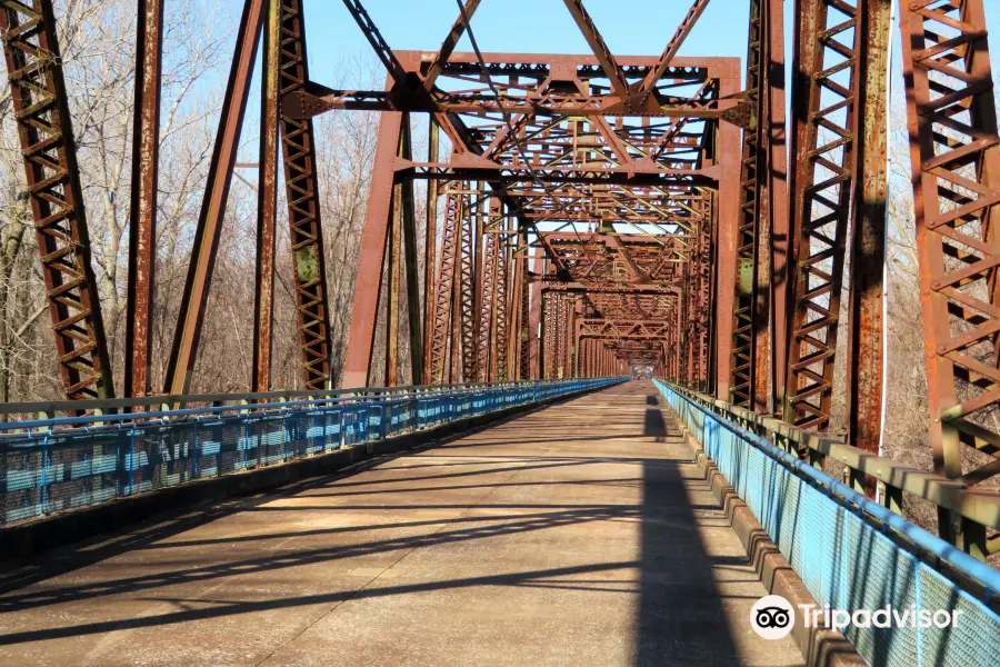 Chain of Rocks Bridge