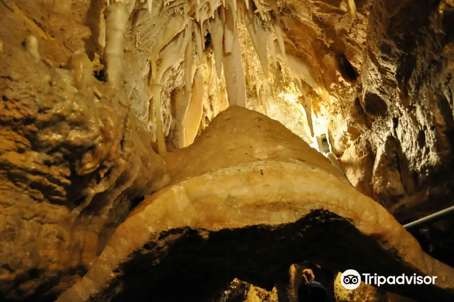 Crystal Lake Cave