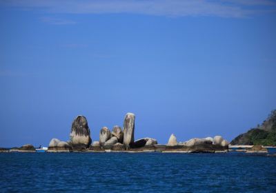 Pulau Batu Berlayar