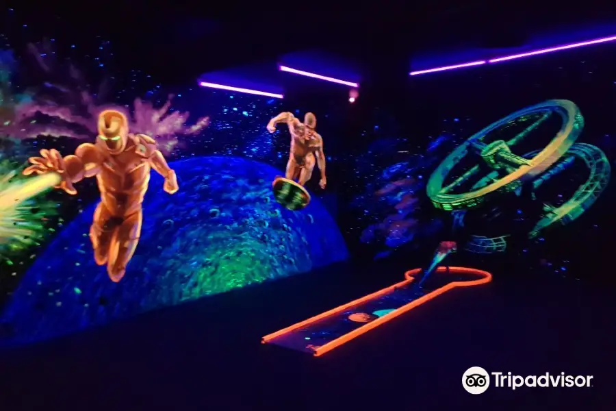 Simigolf Ettlingen 3D Black Light Mini Golf