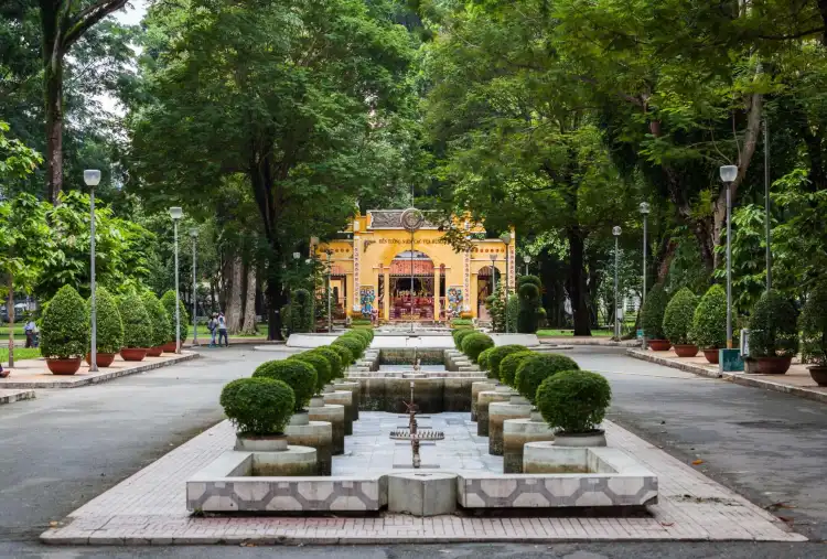 Hotels near Tao Dan Park