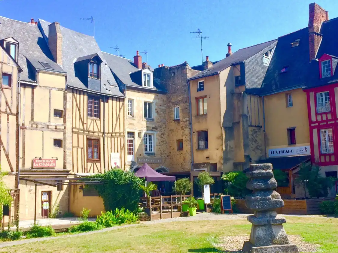 Hotels near Carre Plantagenet