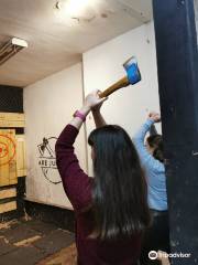 Axe Junkies - Urban Axe Throwing Waterford