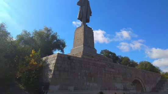 V. I. Lenin Monument