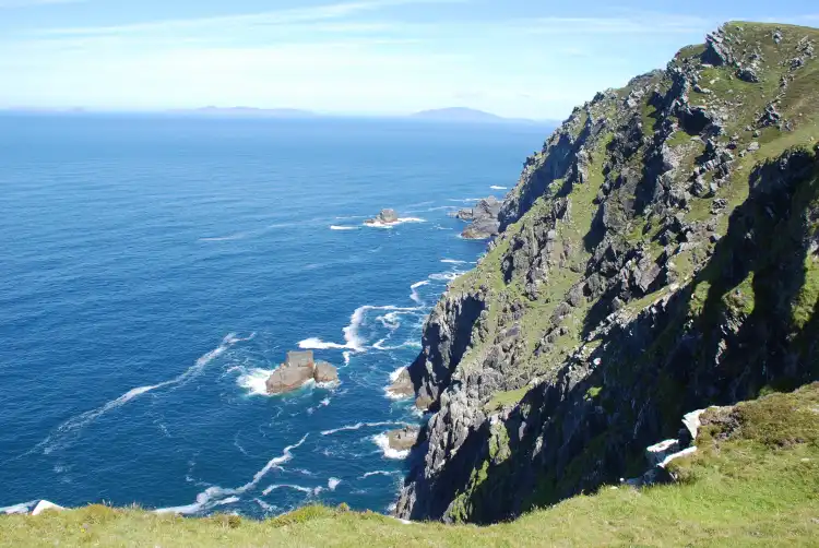Hotels near Bray Head
