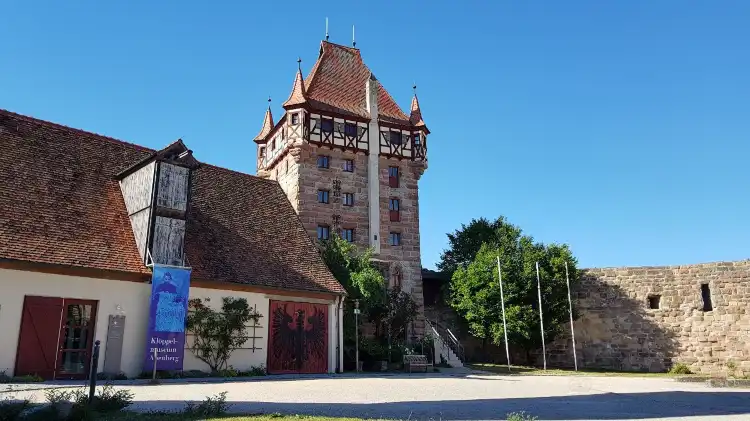 Hotel dekat Kloster Marienburg