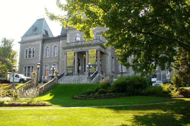 Hôtels à proximité de : Hôtel de ville de Sherbrooke