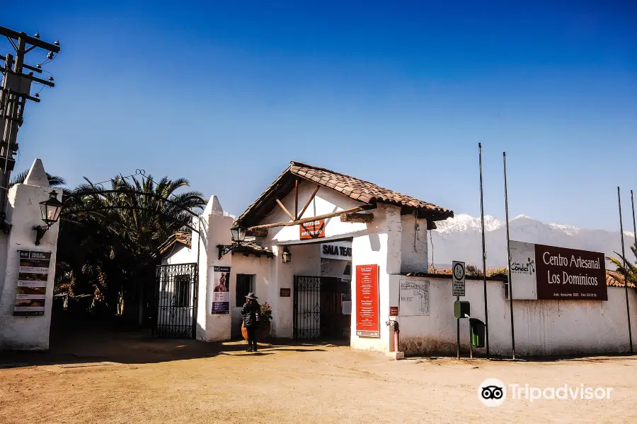 Centro Artesanal Pueblito Los Dominicos