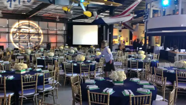 Hotels near Museum of Flying