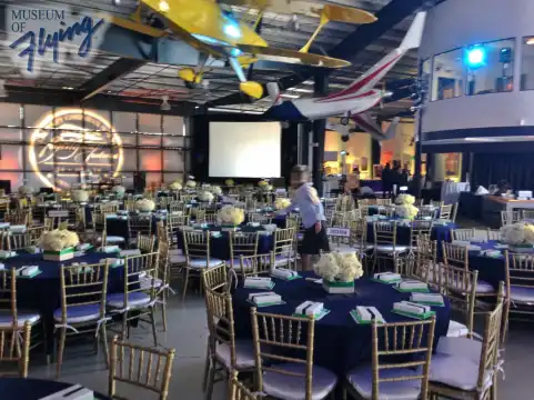 Hotels near Museum of Flying