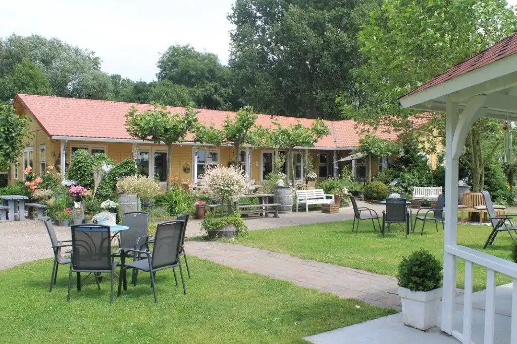 Hotels near Wijngaard de Amsteltuin