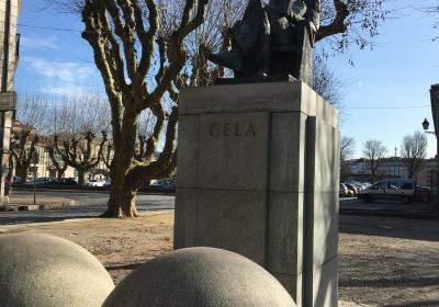 Monumento A Camilo José Cela