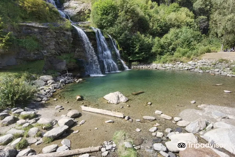 Alta Piumogna Waterfalls