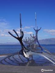 Sculpture and Shore Walk