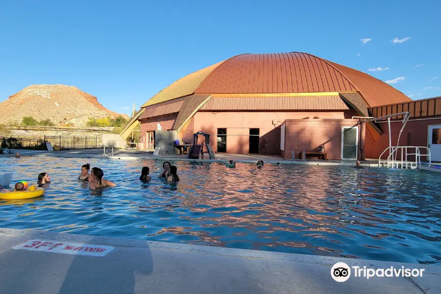 Hellie's TePee Pools and Spa