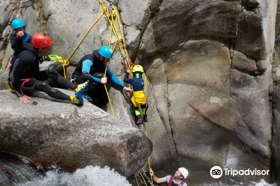 Adventure Tout Terrain: canyoning pyrénées orientales. canyoning 66