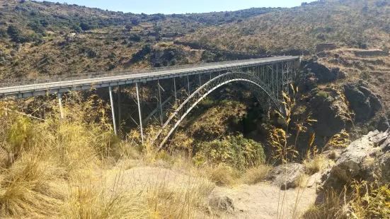 Puente de Requejo