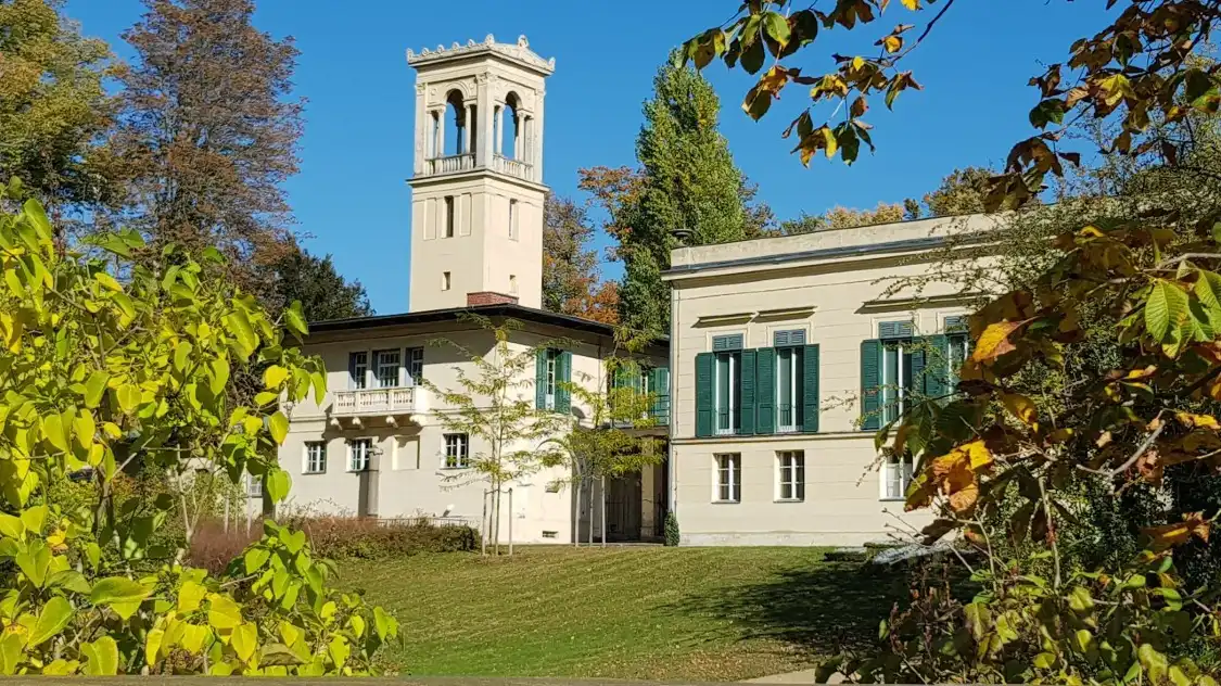 Hotels near Glienicke Palace