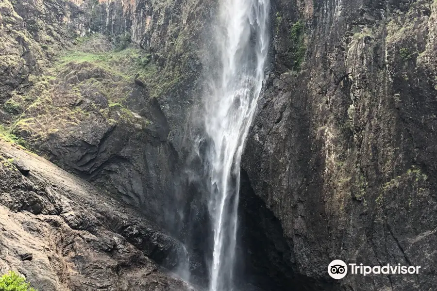 Wallaman Falls