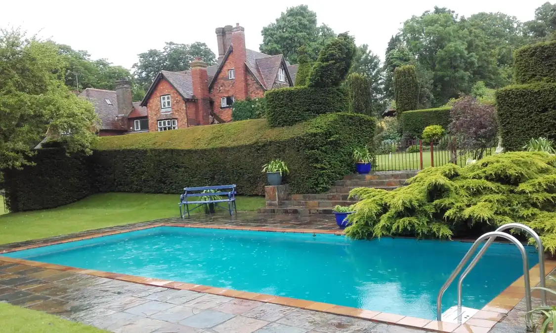 Hotels near Marle Place Gardens and Gallery