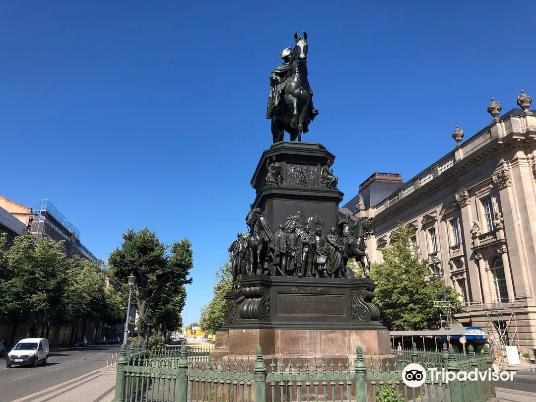 2_Equestrian statue of King Friedrich II. of Prussia