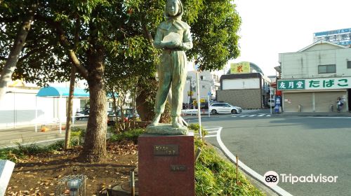 Statue of Garasu no Usagi