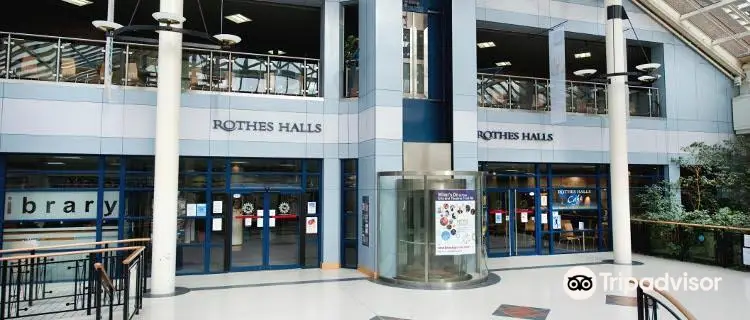 Rothes Halls