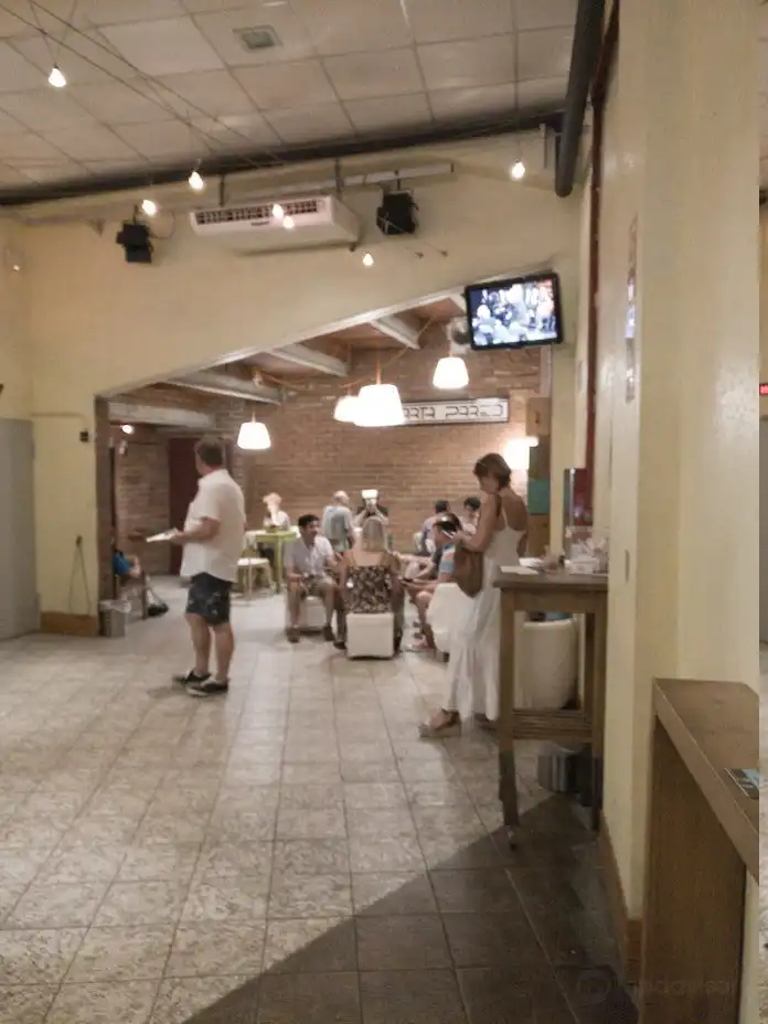 Hotels near Fourth Wall Theatre