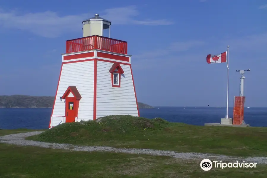 Fox Point Lighthouse