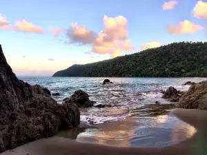 Etty Bay