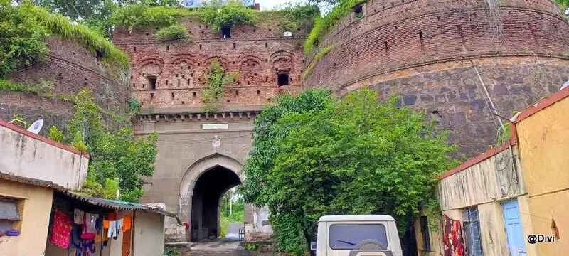 Hotels near Induri fort