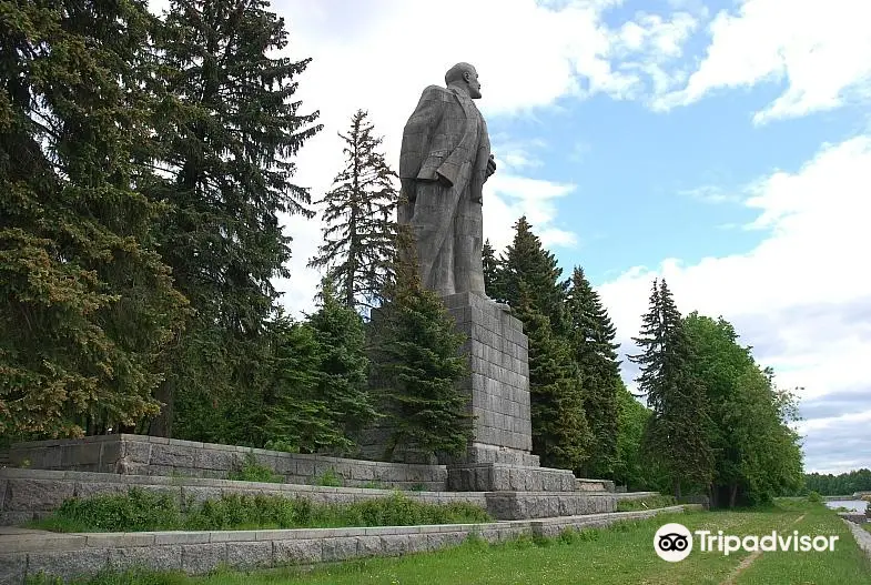 Monument to Lenin