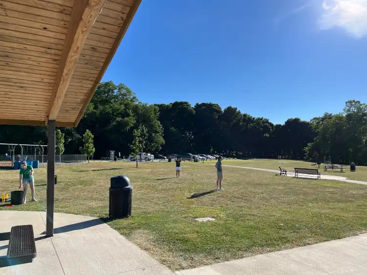 Hotels in Willoughby