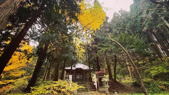 Ichozan Shrine