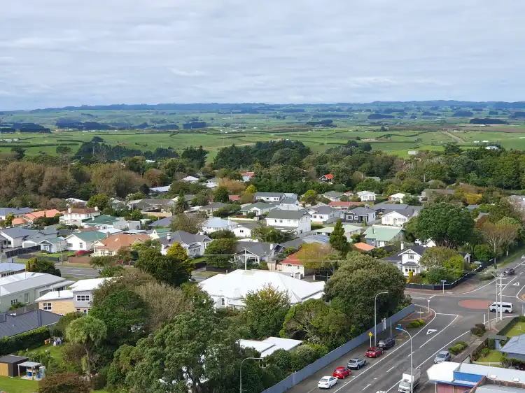 Hotels near Hawera Water Tower
