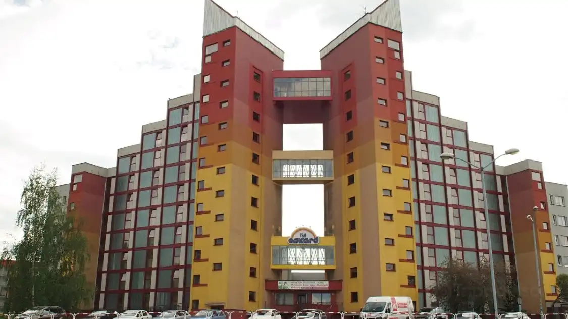 Hotels near Brama Słonca