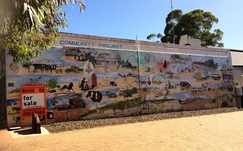 Ouyen Community Park / Oke Street