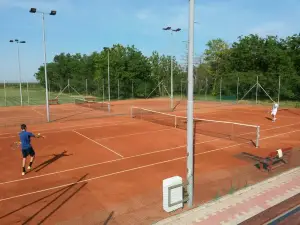 Teniski tereni "Lukićevo"