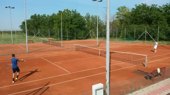 Teniski tereni "Lukićevo"