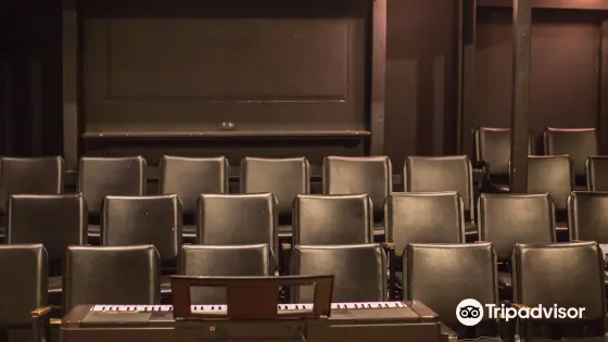 Pull-Tight Players Theatre