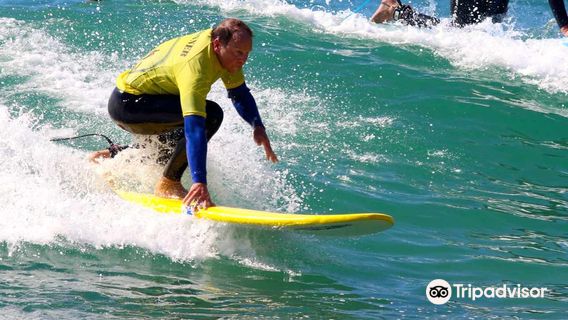 R Star Surf School