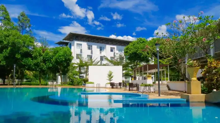 Hotels near Bukit Broga Hill