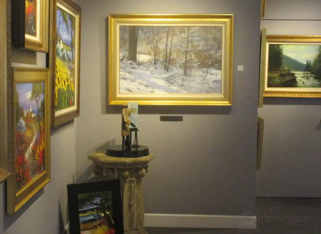 Hotels near Classic Art Gallery