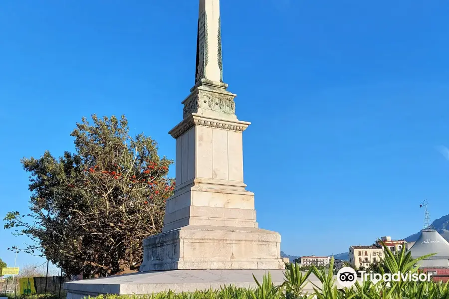 Obelisco Alle Tredici Vittime