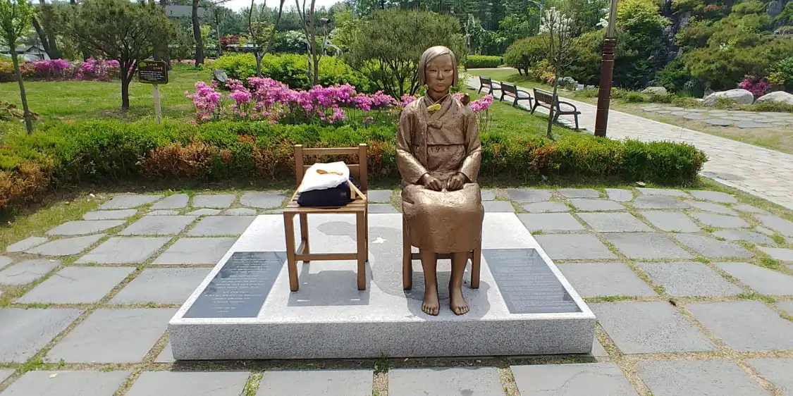 Hotels near Statue of Peace