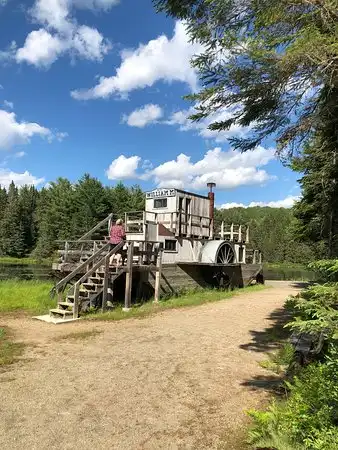 Hotels in Algonquin Park