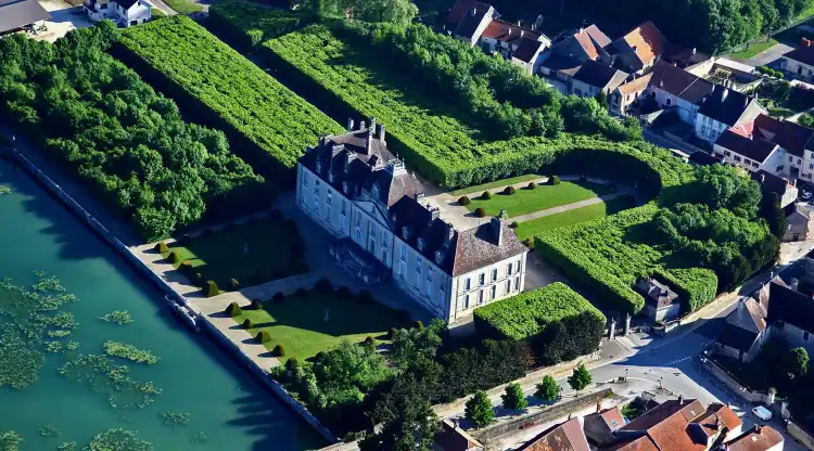 Hotels in Fontaine-Française