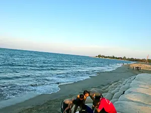 Pantai Cahaya Bulan