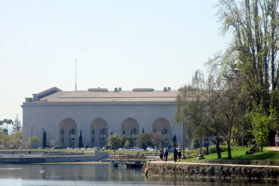 Hotels near Henry J. Kaiser Convention Center