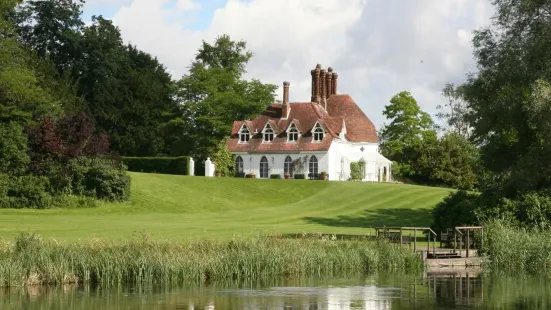 Houghton Lodge Gardens